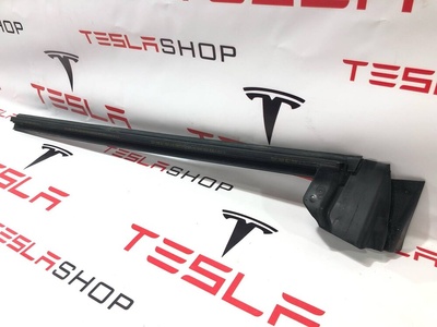 109049600E Уплотнитель Tesla Model 3 2022 1090496-00-E