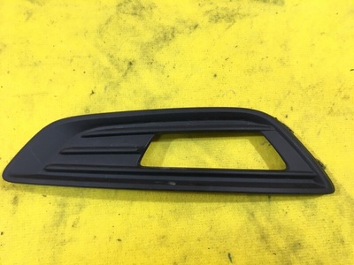 F1EB15A298A Решетка в бампер Перед. Ford Focus 3 2014-2019 F1EB-15A298-A
