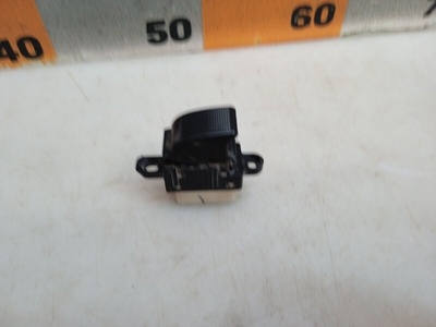 GE4T66370A Кнопка стеклоподъемника Mazda Mazda6 GG 2003