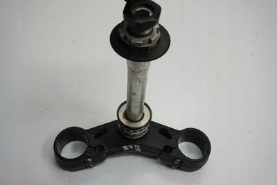1751223799910320 triumph street triple 765 rs 17-19 полка нижняя