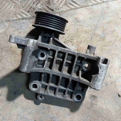 059903143s Кронштейн генератора Audi A6 C6(2004-2011) 2010
