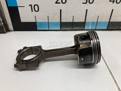 L8Y111010 Поршень с шатуном Mazda Mazda 5 (CR) (2005 - 2010)