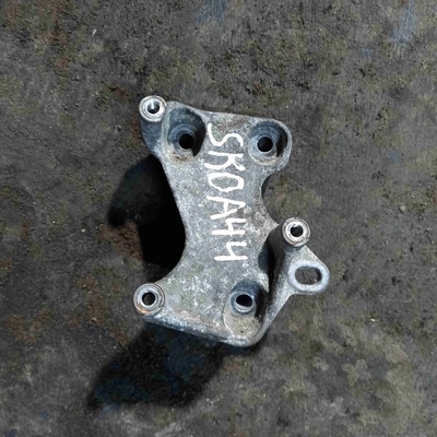 06a903103 Кронштейн двигателя Skoda Octavia A4(1997-2004) 1998