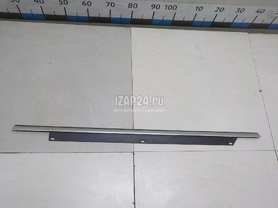 4L0853764A2ZZ Накладка стекла заднего правого VAG Q7 [4L] (2005 - 2015)
