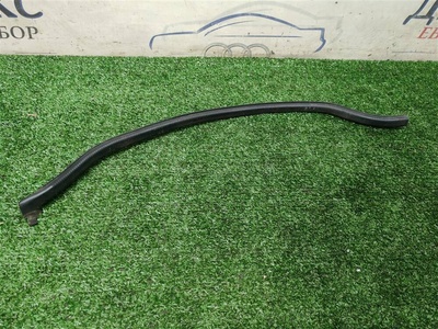 7l6837717 уплотнитель двери VW Touareg 2002-2010 25.11.2005