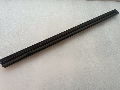 6817433101 Уплотнитель стекла двери Toyota Camry 70 2018 , 68174-33100