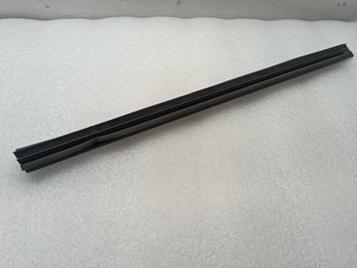 6817433101 Уплотнитель стекла двери Toyota Camry 70 2018 , 68174-33100