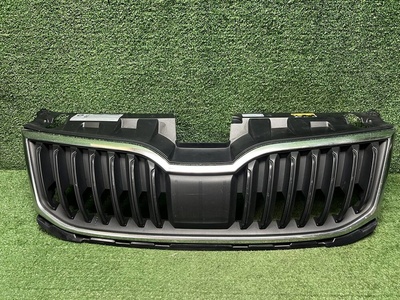 5E0853653A9B9 Решетка радиатора Skoda Octavia A7 (2017-2020)