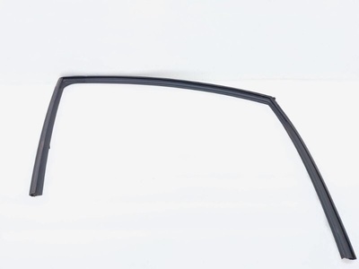 KD5358605L Уплотнитель стекла двери Mazda CX-5 KE 2011 , KD53-58-605L