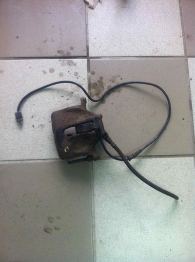A0004205083 Суппорт передний левый Mercedes 190 W201 1987 ,A0004205283,A2014200015,A0004200215,A0004200315,A2014200115,A2014200015,A0004214686,A0014201383,A0004200244,254020,400361
