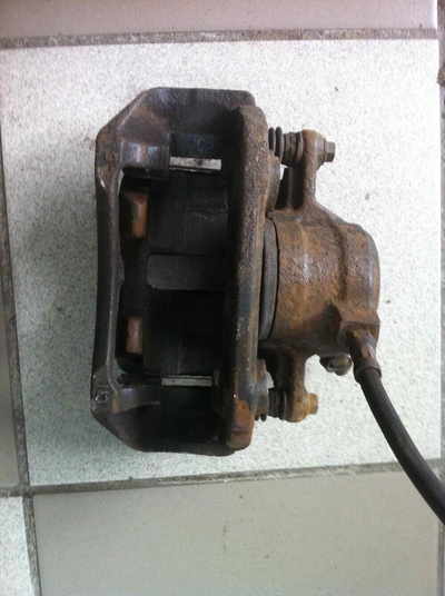 A0014209483 Суппорт передний левый Mercedes C W203 2002 ,257058,A0034202183,A0004219886,A0004206315,SJ1251,A0014210486