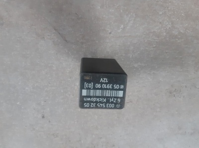 A0035453205 Реле (прочие) Mercedes C W202 1997