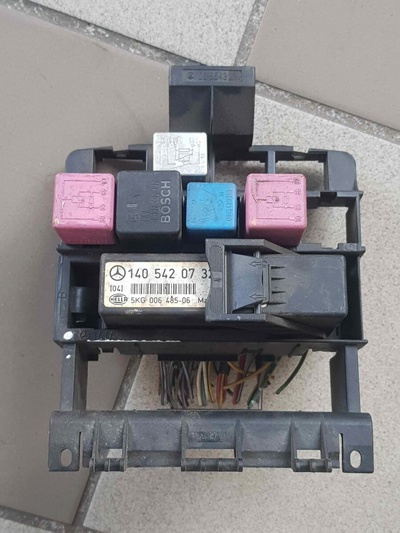 A1405456440 Блок предохранителей Mercedes S W140 1996 ,A1405454740,A1405450732,A1405454432,A0015427419,A0015429919,0332002197,A0015426519