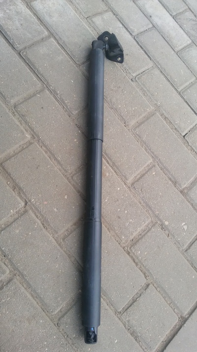 A1669803664 Амортизатор крышки багажника (3-5 двери) Mercedes ML W166 2015 ,A1667400114