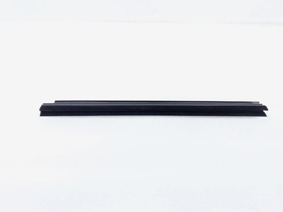 KA0G73821 Уплотнитель стекла двери Mazda CX-5 KE 2011