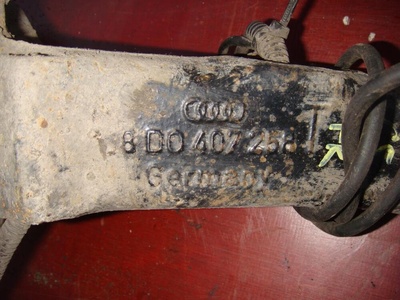 8D0407258AE кулак (цапфа) подвески AUDI A6 (C5) 1997-2004 AUDI A6 (C5) 1997-2004 1998 ,