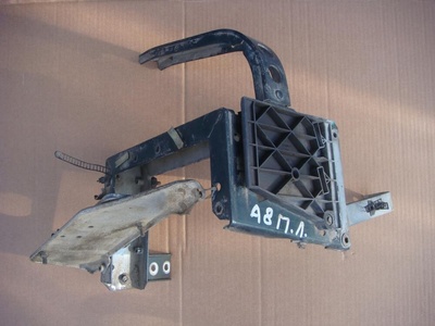 4D0821137AN кронштейн AUDI A8 (D2) 1994-2003 AUDI A8 (D2) 1994-2003 1999 ,