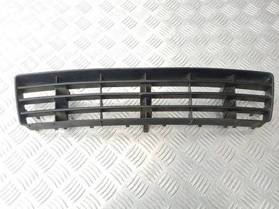 4B0807683F Заглушка (решетка) в бампер Audi A6 C5 2000