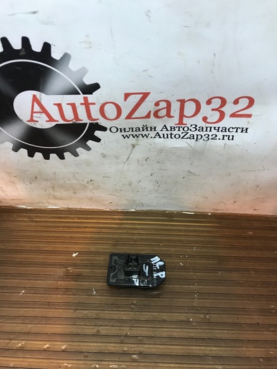 LC7461P21 Резистор отопителя Mazda MPV