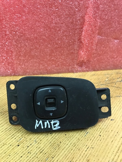 LD4766600 Блок управления зеркалами Mazda MPV