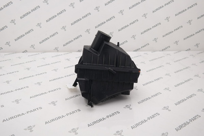 LR152096 Корпус воздушного фильтра LH Land Rover Range Rover 30DDTX 2022