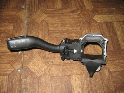 4E0953513E Переключатель поворотов Audi A4 B7 2006