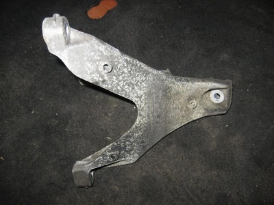 8E0199308AR Кронштейн двигателя Audi A4 B7 2006
