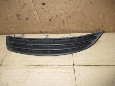 3C0853665 Заглушка (решетка) в бампер передний Volkswagen Passat B6 2008