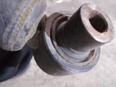 LC6228700C Амортизатор задний левый Mazda MPV LW 2001