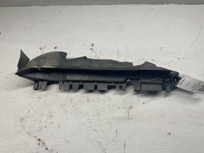 4D0121284A Дефлектор радиатора Audi A8 D2 (S8) 1995