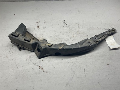 3B0807049C Кронштейн крепления бампера переднего Volkswagen Passat B5 1999