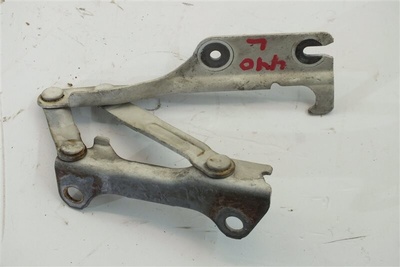 T00152420A петля капота Mazda Millenia TAFP 2000