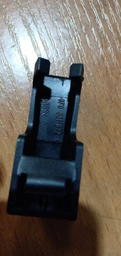 4F0881672A01C Накладка Audi А6 4F 2011 , 4F0881672A