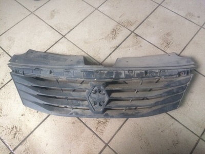 8200752748 решетка радиатора Renault Logan 2005 - 2014