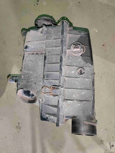 6K0129607P Корпус воздушного фильтра Volkswagen Caddy 2 (1995-2004) 2000