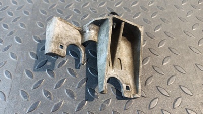 8200502700 Кронштейн троса КПП Renault Megane/2 2002-2009