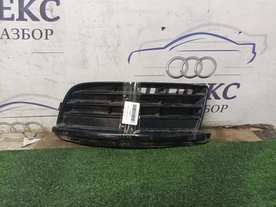 1K0853665G решетка в бампер VW Jetta 2005-2011 2009