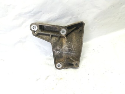06C260835B Кронштейн компрессора кондиционера Audi A6 C5/4B (1997-2004) 2004