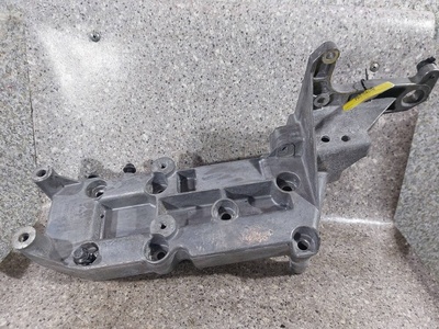 30757068 Кронштейн генератора 2.4D5. D5244T. Volvo S60 2007