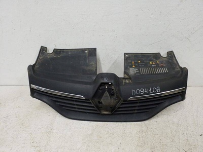 623107605R Решетка радиатора Renault Logan 2