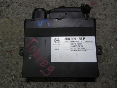 3D0909135P Блок управления центральным замком VW Touareg I 7L 2002-2010г