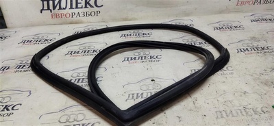 7l6845521e уплотнитель стекла багажника VW Touareg 2002-2010 2009