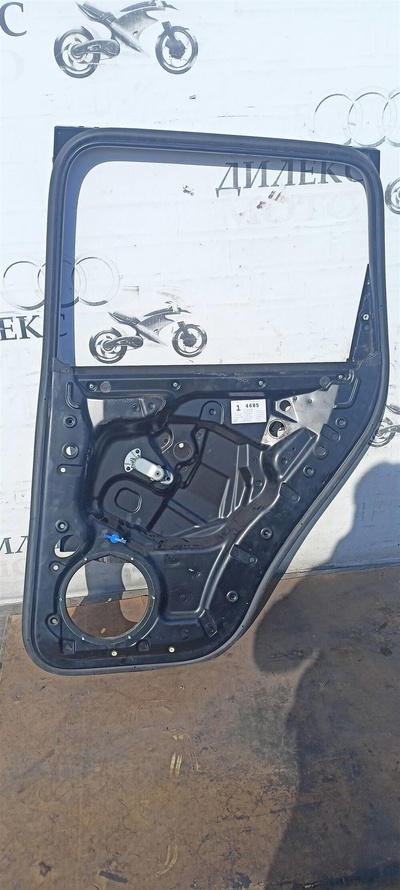 7L0839911E уплотнитель двери VW Touareg 2002-2010 2005