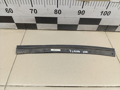 5C6823707 Уплотнитель капота VW Jetta 2011>