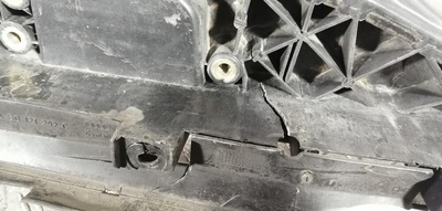 Панель передняя 2.4 - 2.8i , 4B0805588G , 4B0805594G , 4B0805594H , трещина Audi A6 C5 2001