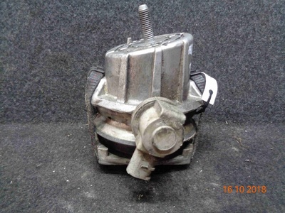 4F0199379 Подушка крепления двигателя лево перед Audi A6S6 (4F 2005-2010) 2009 4F0 199 379 BM