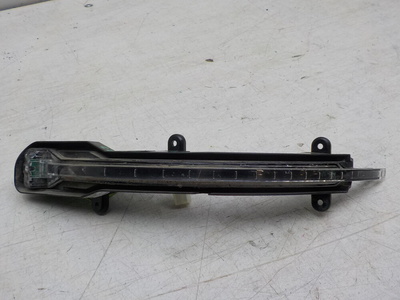 4L0949101C Повторитель поворота на зеркале Audi Q7 2007-