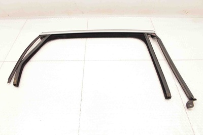 13264884 Уплотнитель стекла двери задней правой Opel Astra J 2010+ Хетчбэк