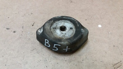 8D0399151M Опора КПП VW Passat B5+ 2003