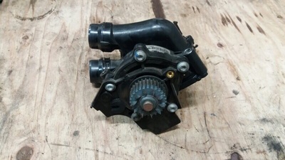 06H121026AB Насос помпа Audi A4 B8 2009
